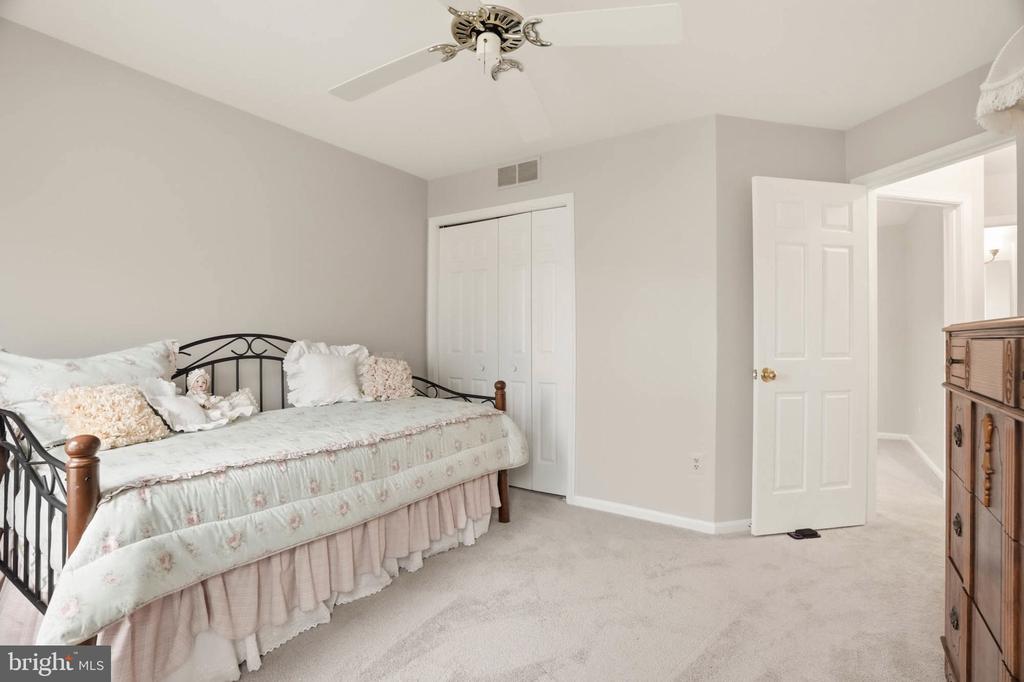 10218 RALEIGH TAVERN LANE