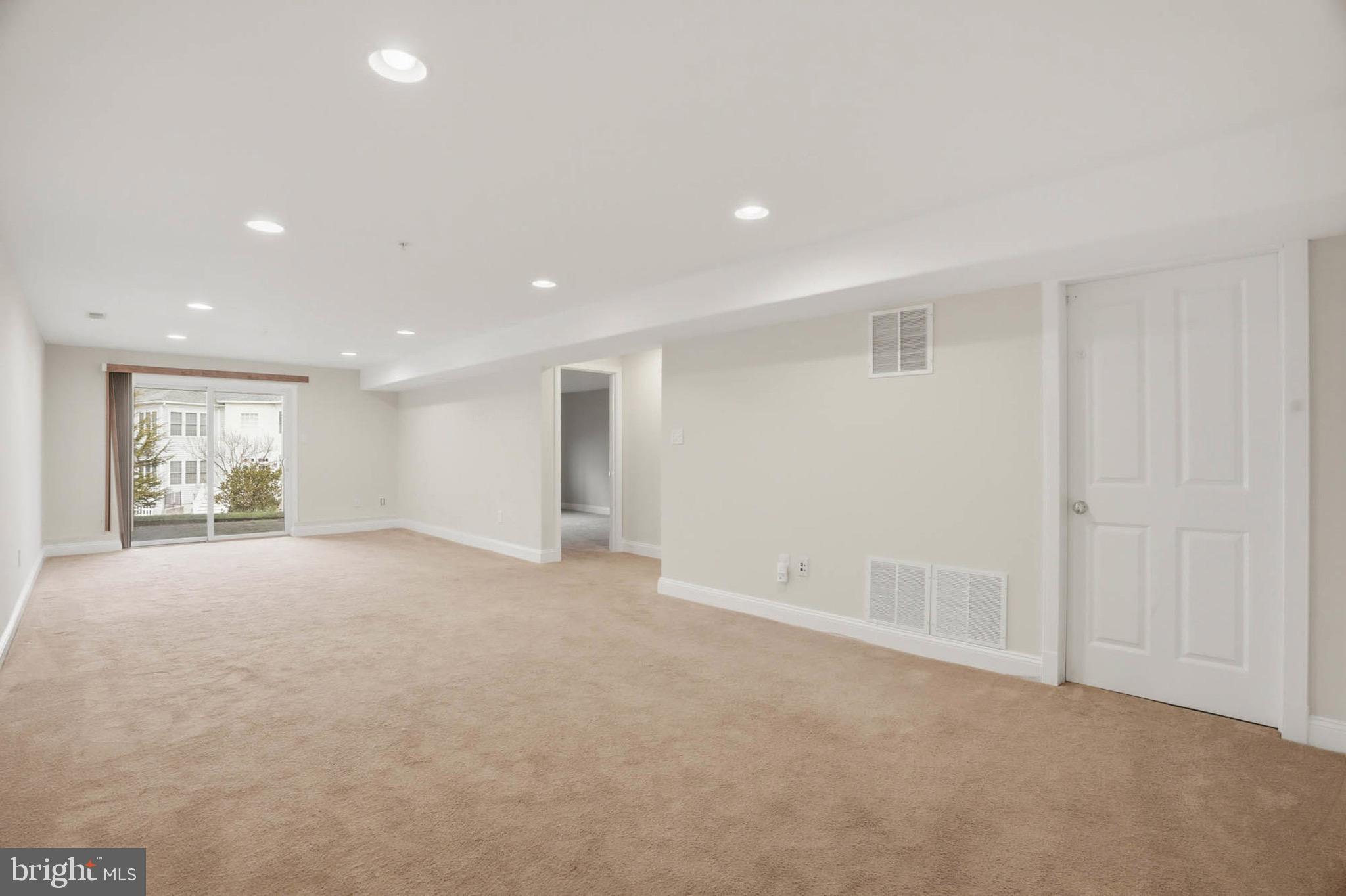 8704 TIMBER OAK LANE