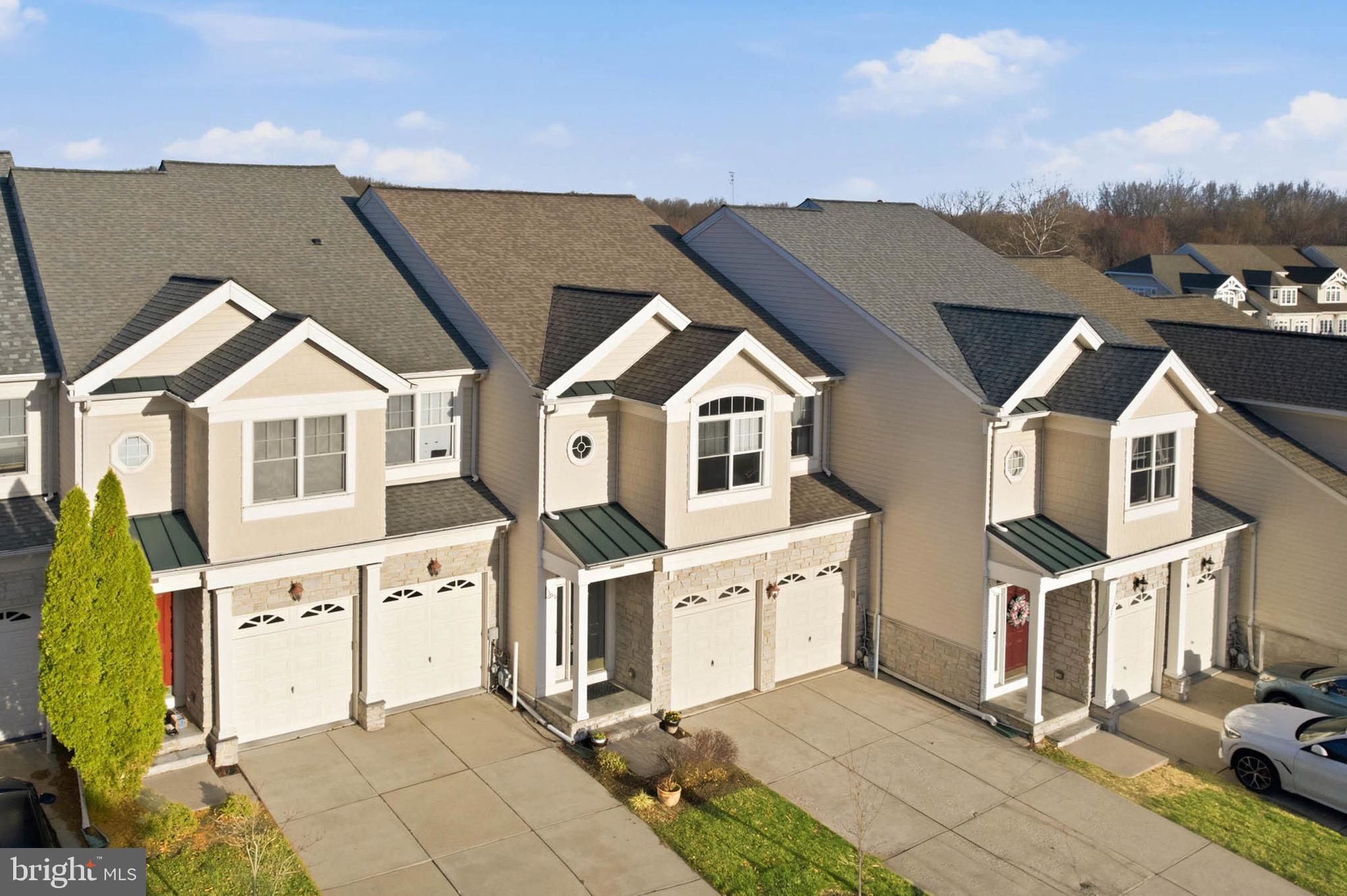 8704 TIMBER OAK LANE