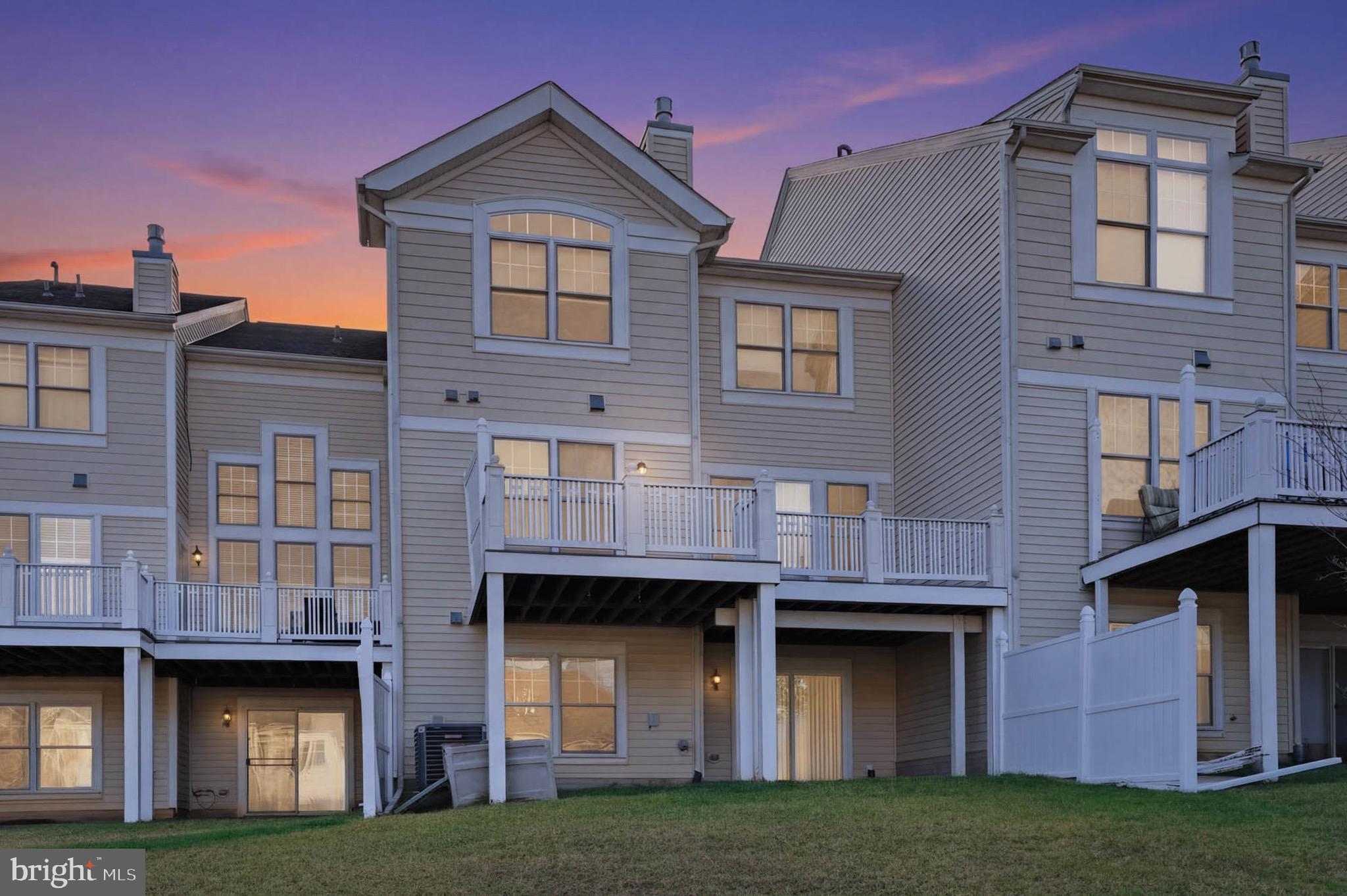 8704 TIMBER OAK LANE