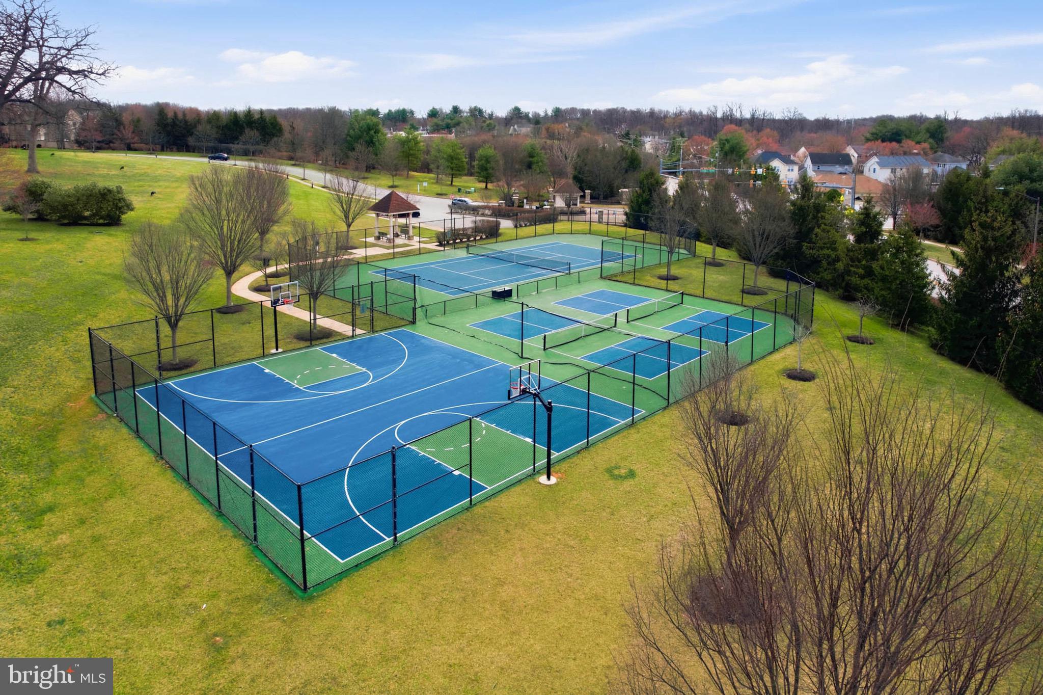 8704 TIMBER OAK LANE