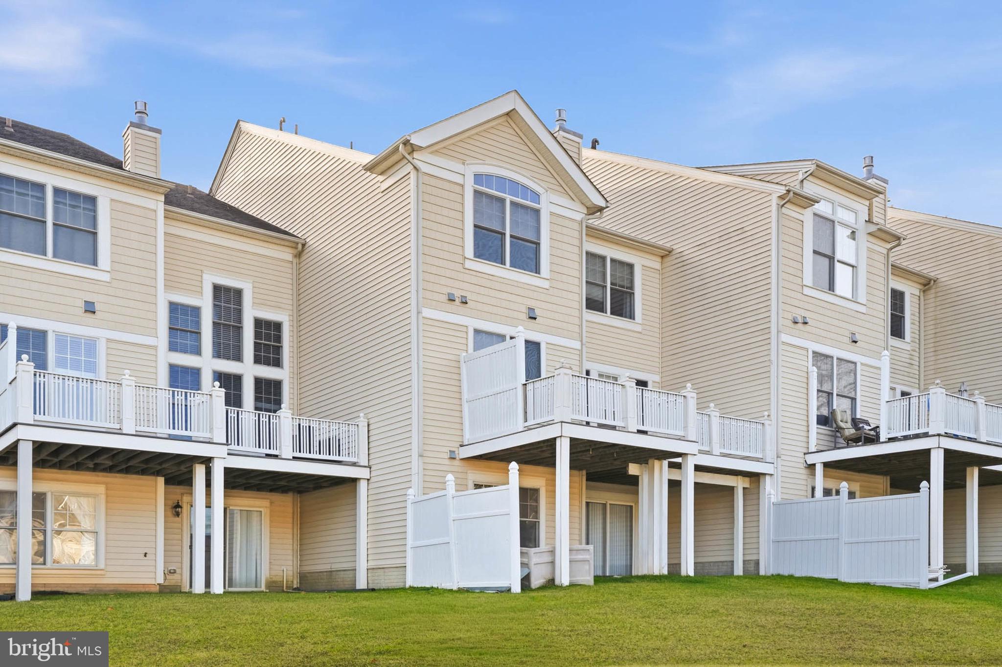 8704 TIMBER OAK LANE