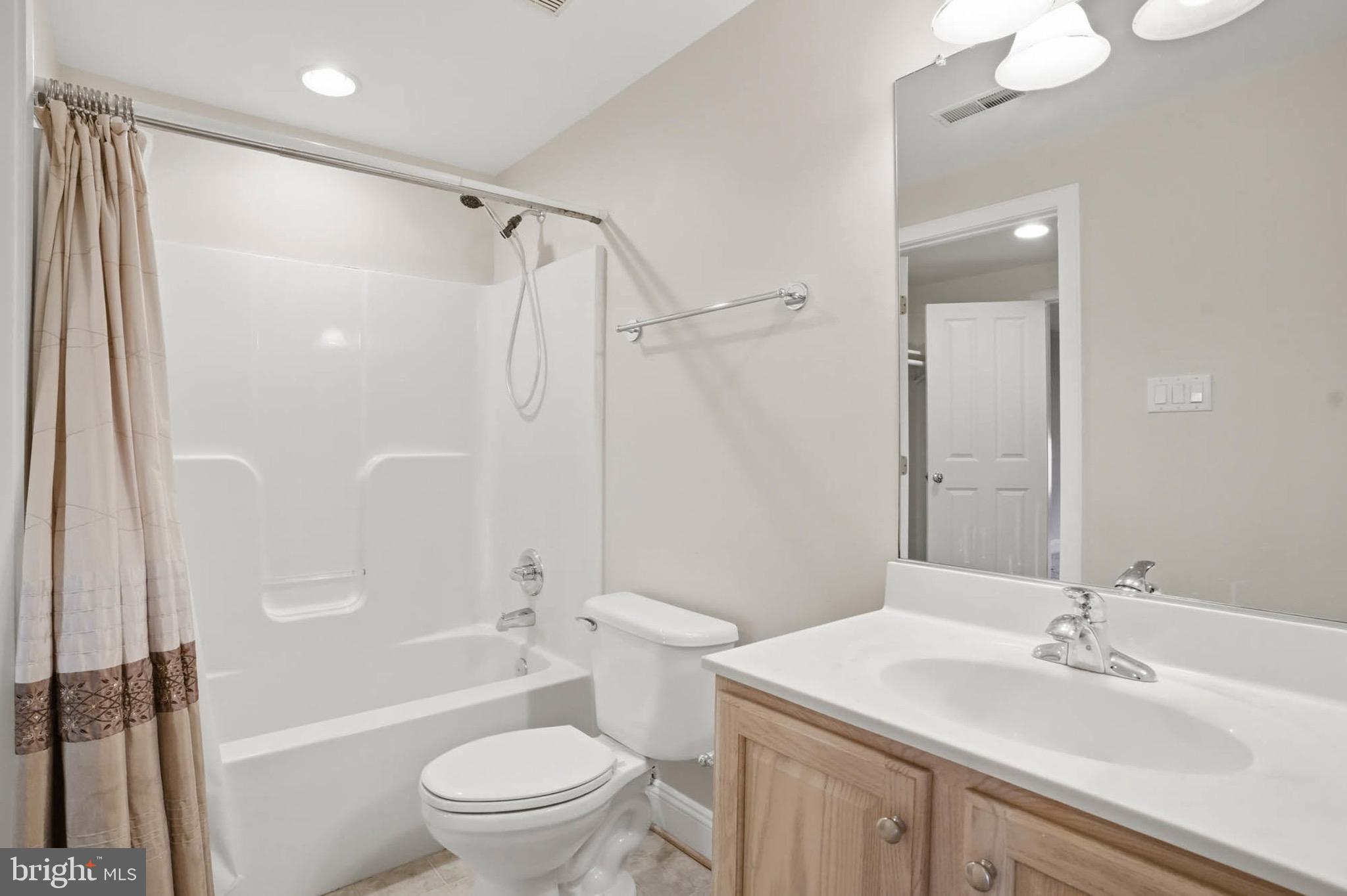 8704 TIMBER OAK LANE