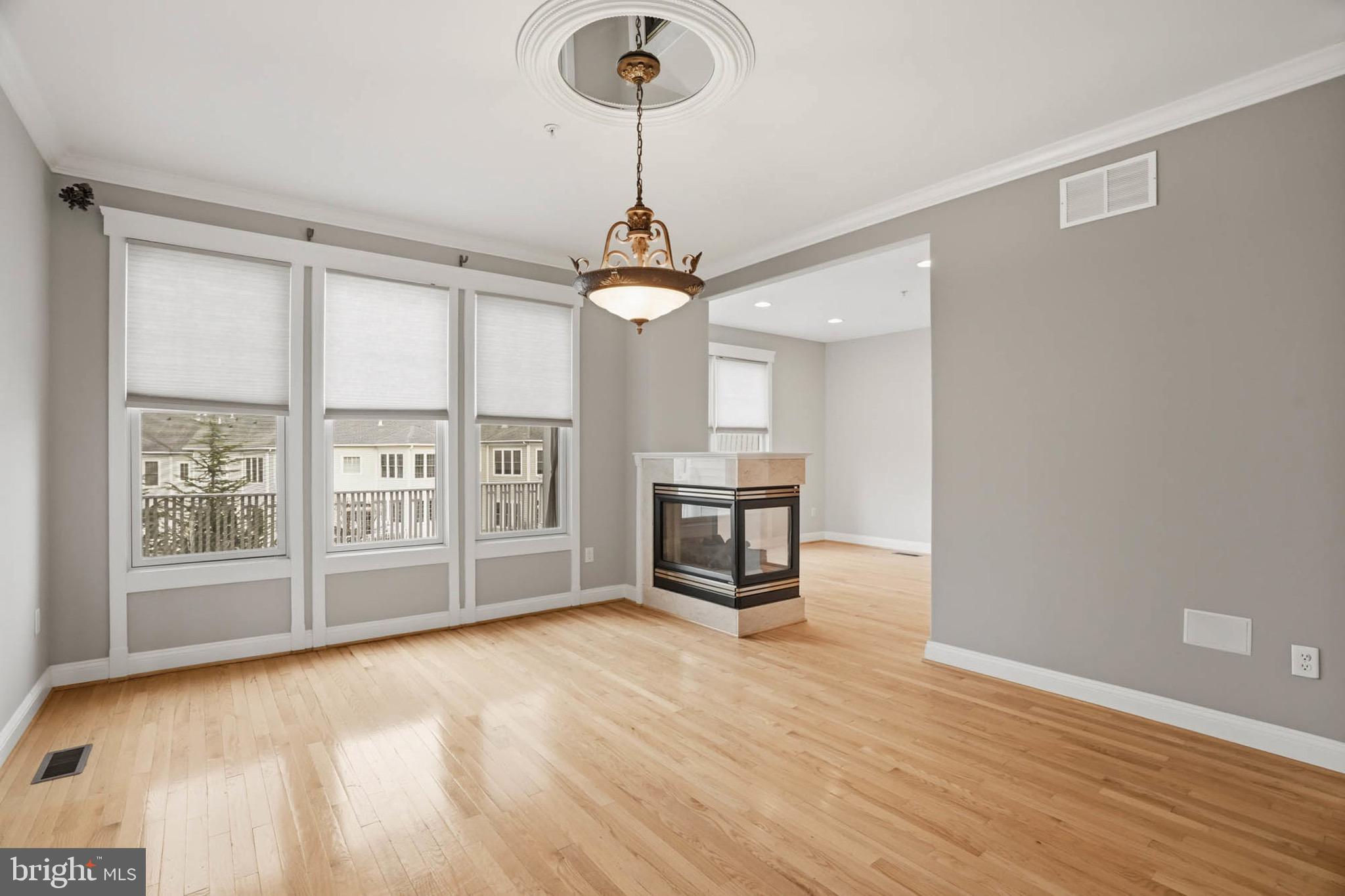 8704 TIMBER OAK LANE