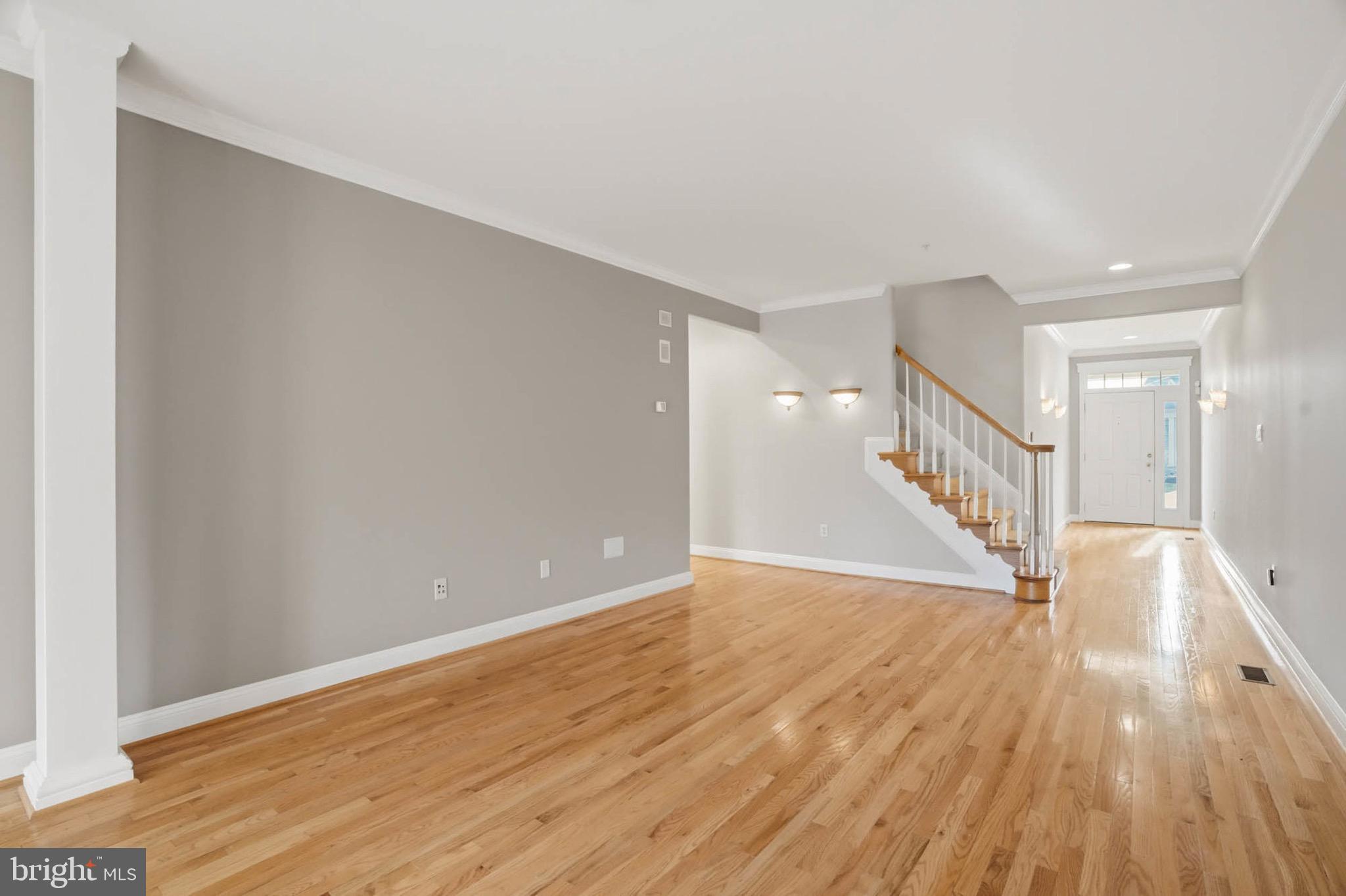 8704 TIMBER OAK LANE