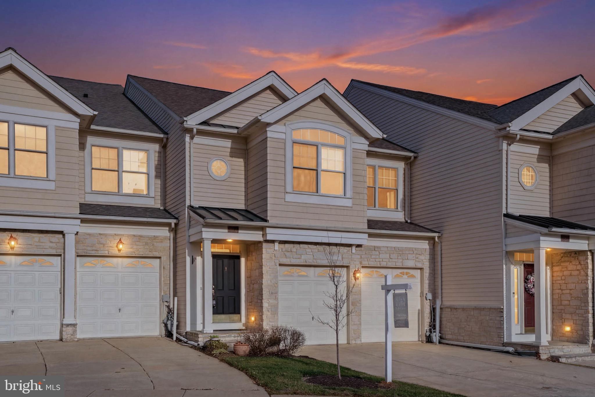 8704 TIMBER OAK LANE