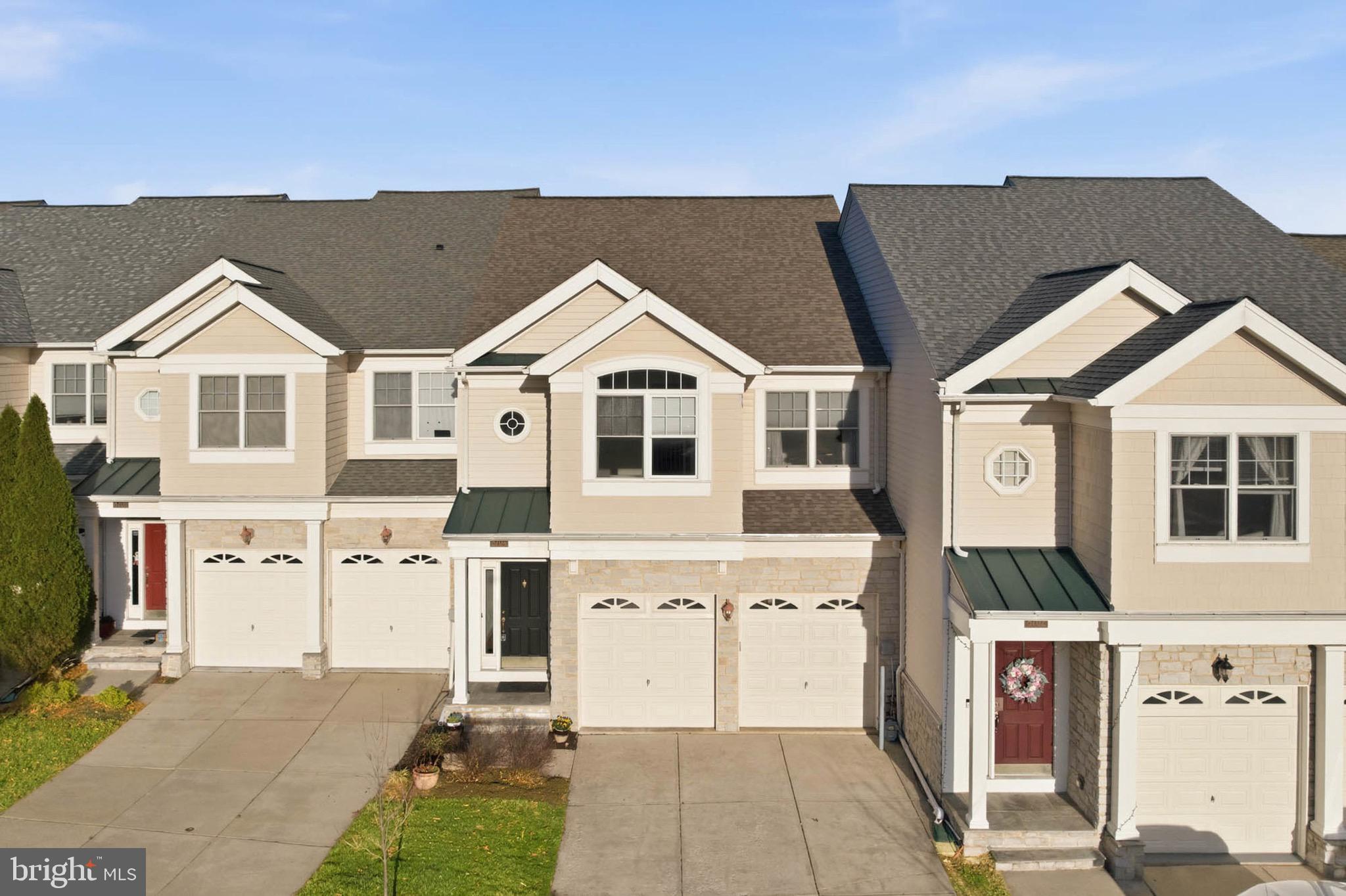 8704 TIMBER OAK LANE