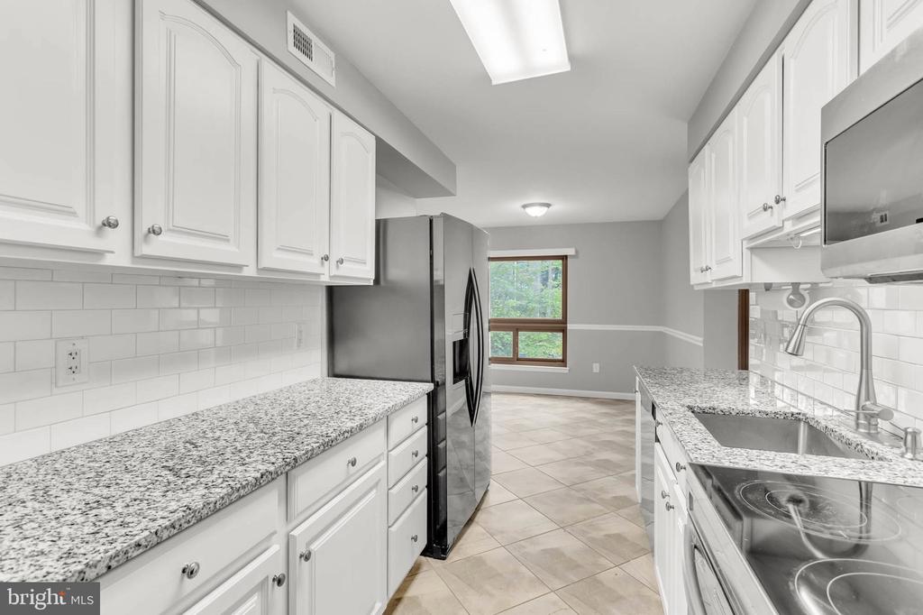 405 CHRISTOPHER AVE #22