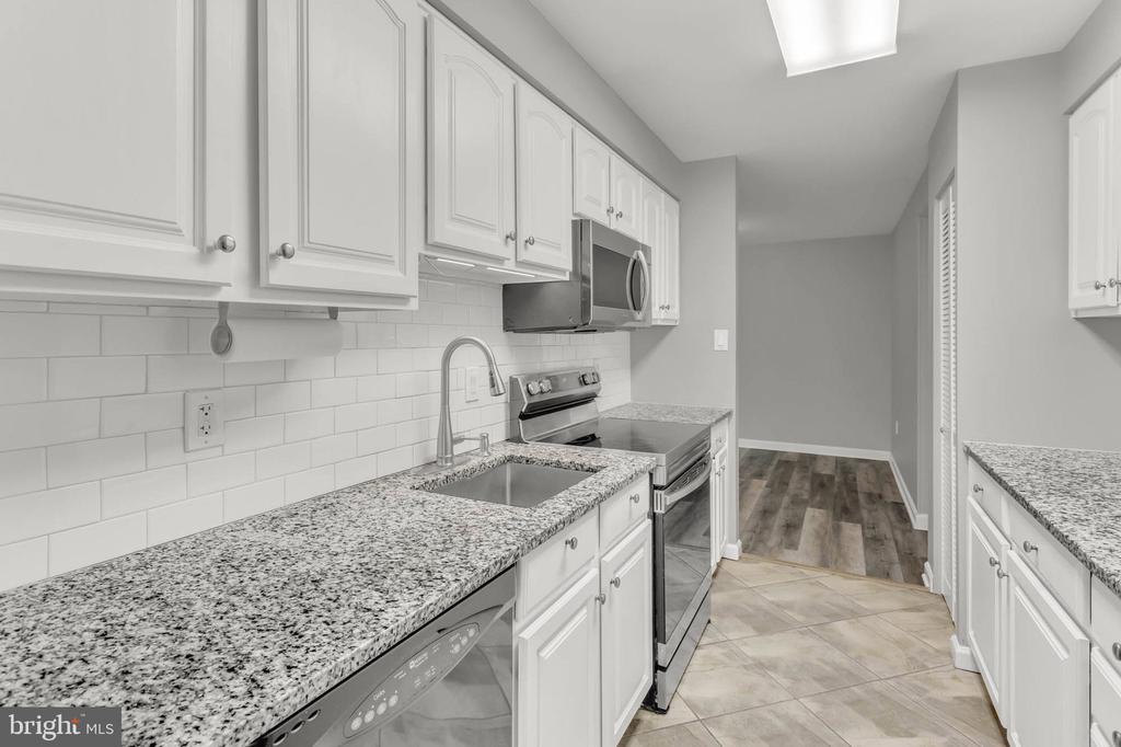405 CHRISTOPHER AVE #22