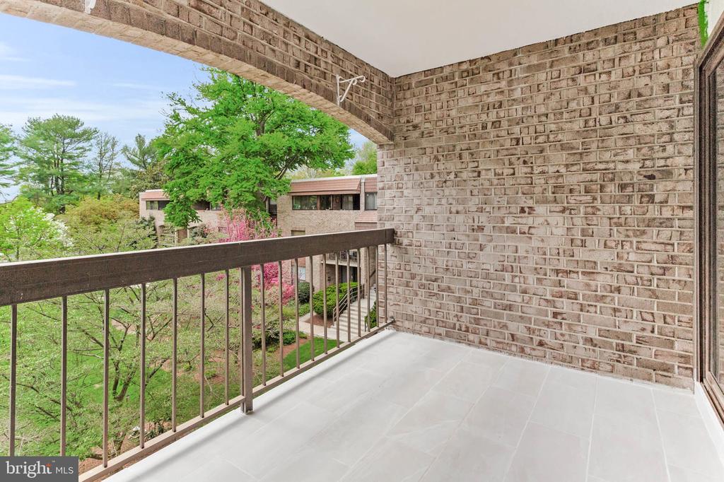 405 CHRISTOPHER AVE #22
