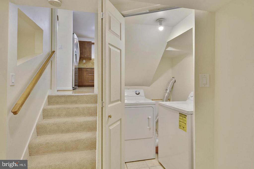 717 HILLSBORO DRIVE