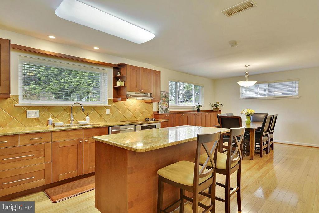 717 HILLSBORO DRIVE
