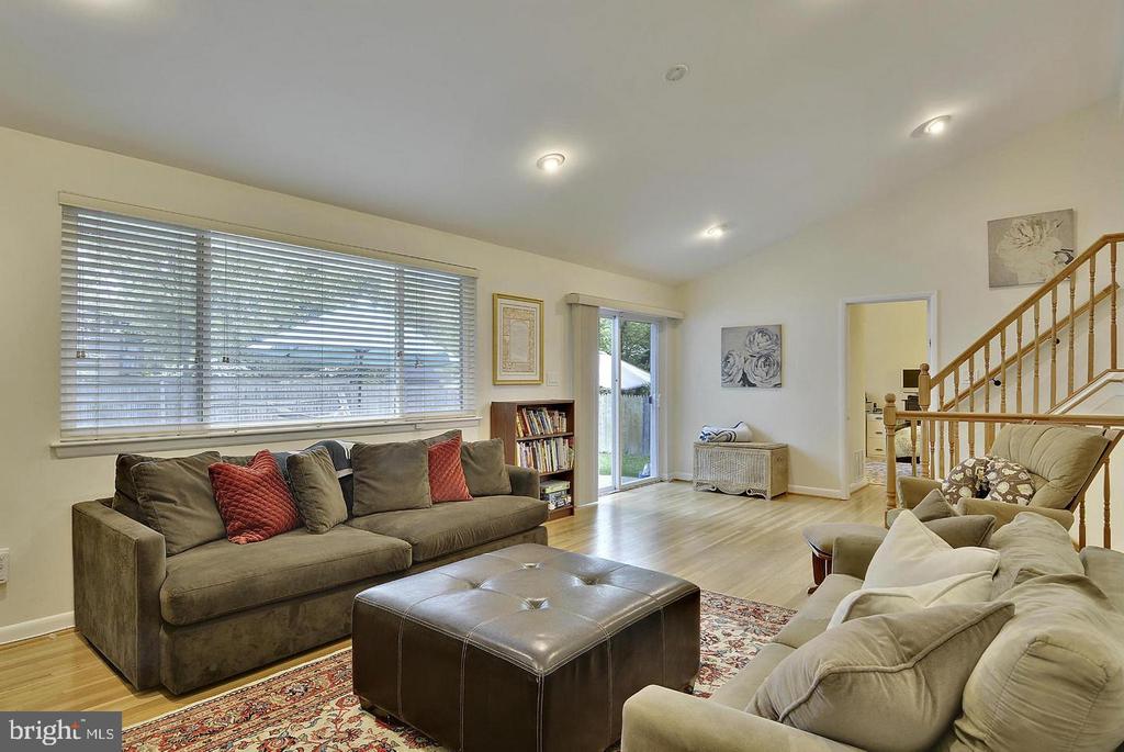 717 HILLSBORO DRIVE