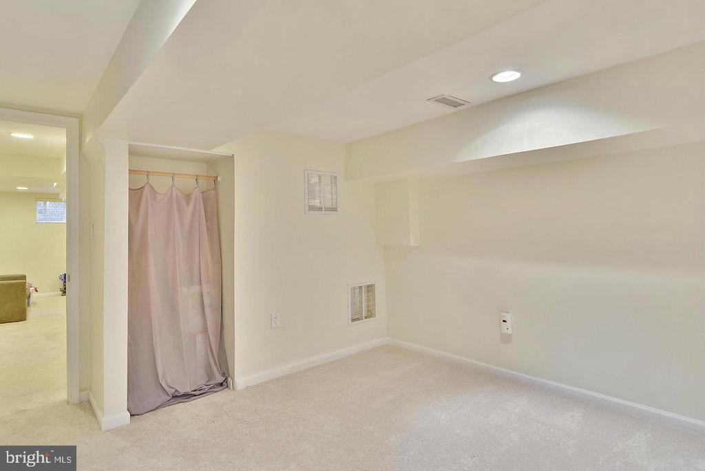 717 HILLSBORO DRIVE