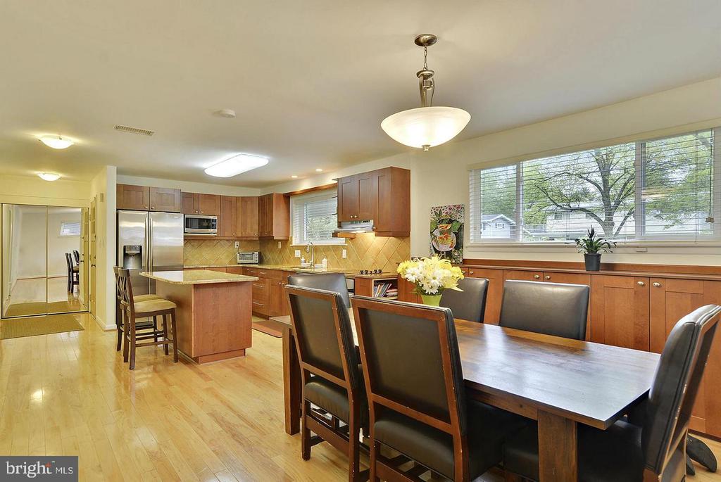 717 HILLSBORO DRIVE