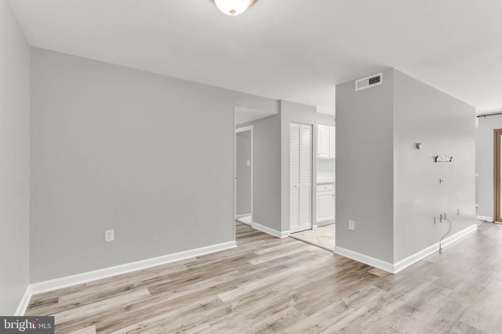 405 CHRISTOPHER AVENUE Unit: 36