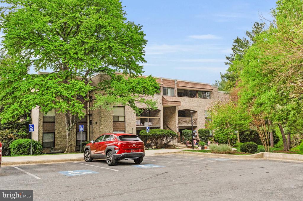 405 CHRISTOPHER AVENUE Unit: 36