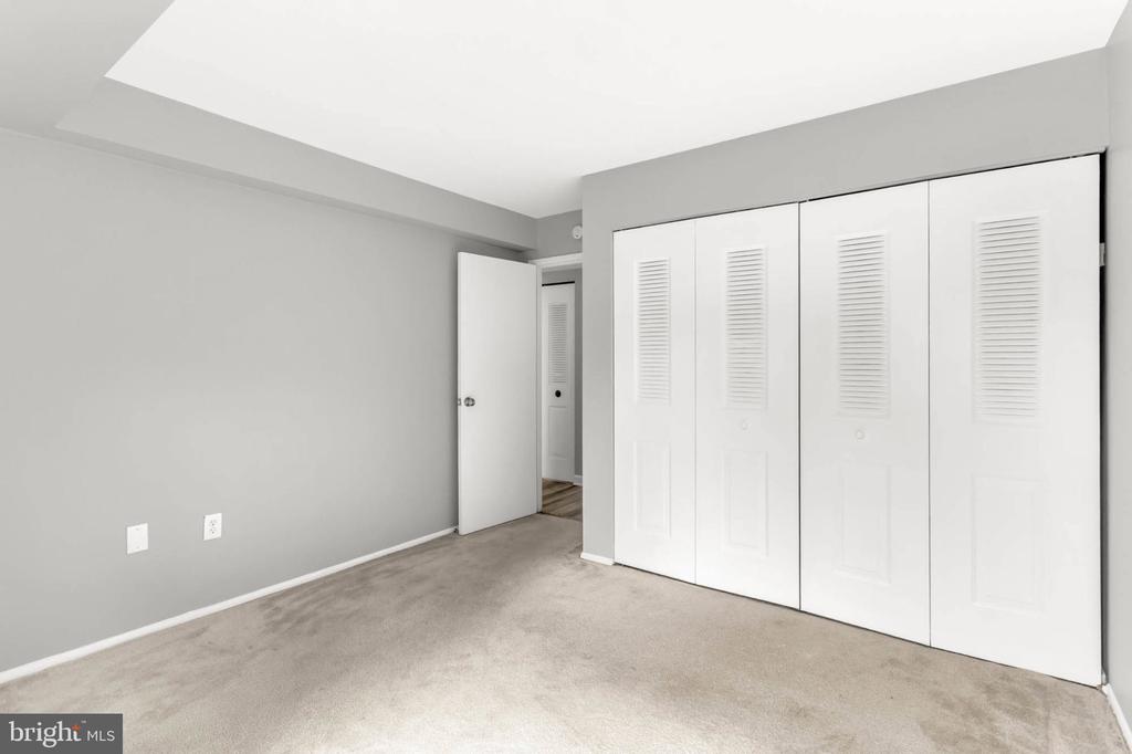 405 CHRISTOPHER AVENUE Unit: 36