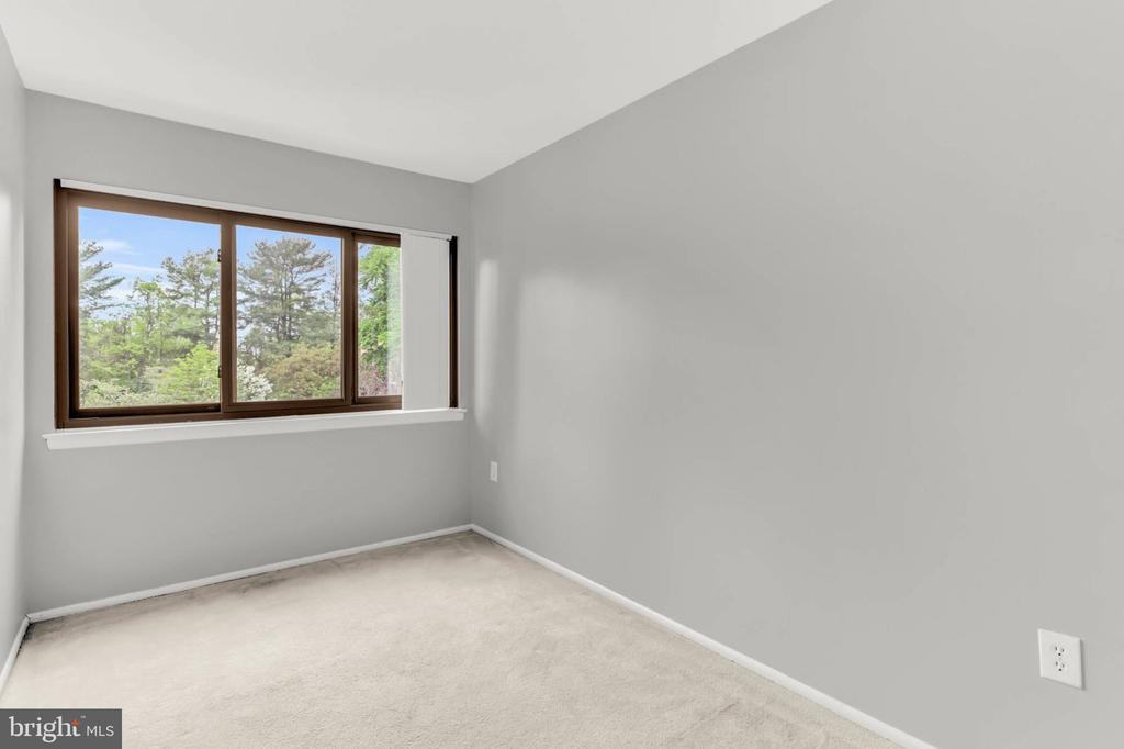 405 CHRISTOPHER AVENUE Unit: 36