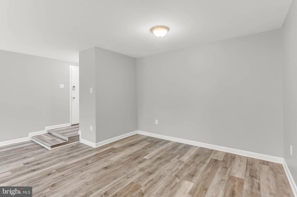 405 CHRISTOPHER AVENUE Unit: 36