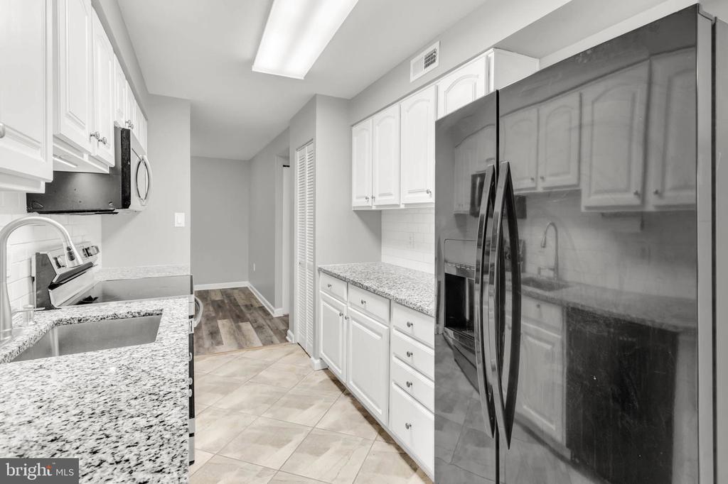 405 CHRISTOPHER AVENUE Unit: 36