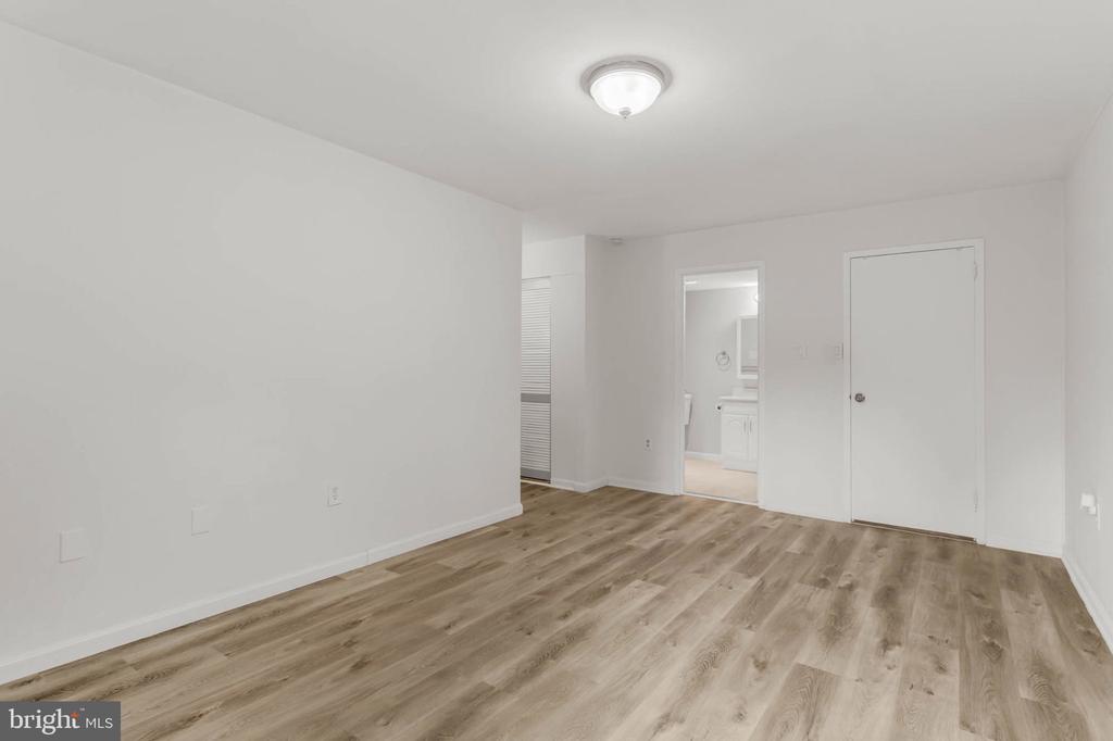 405 CHRISTOPHER AVENUE Unit: 36