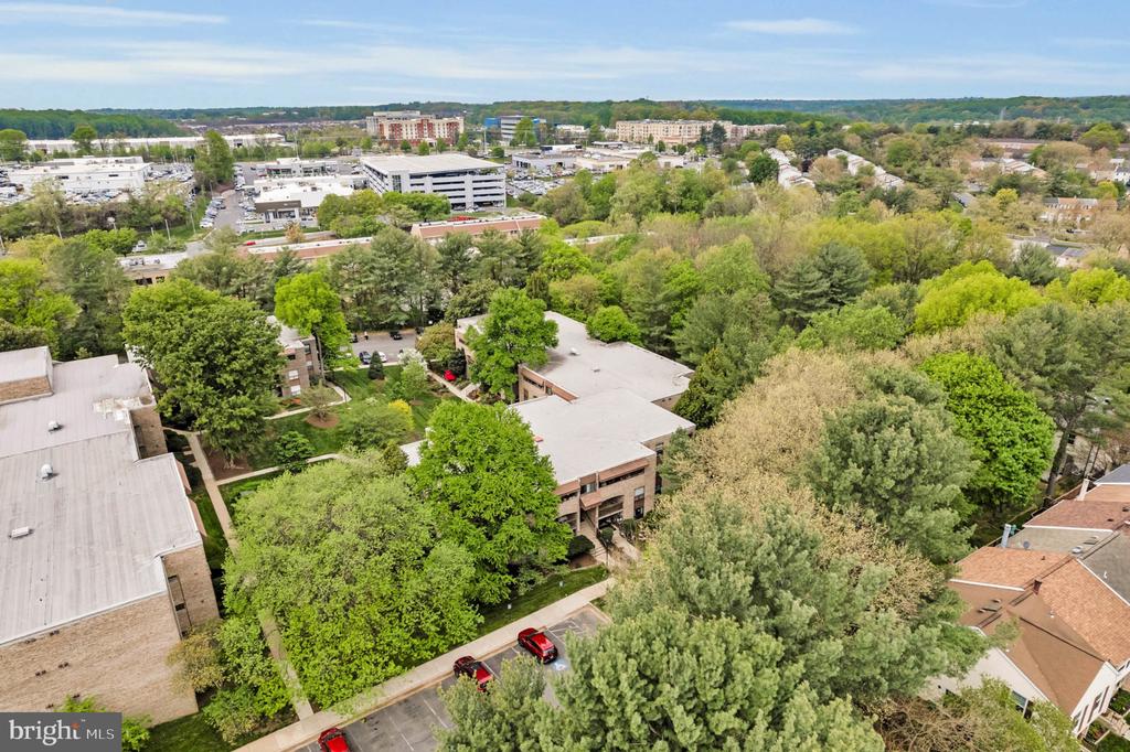 405 CHRISTOPHER AVENUE Unit: 36