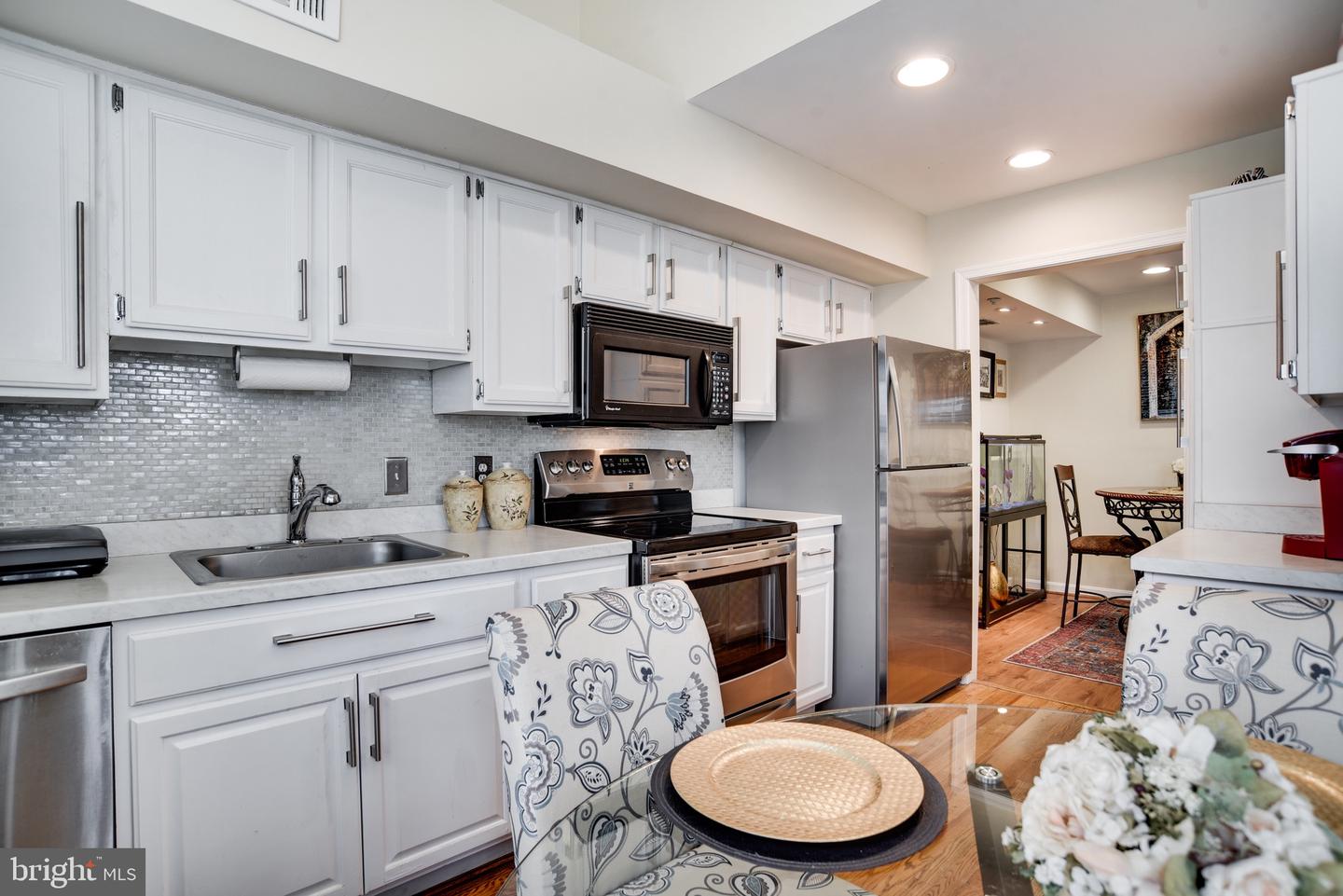 13905 King George #353