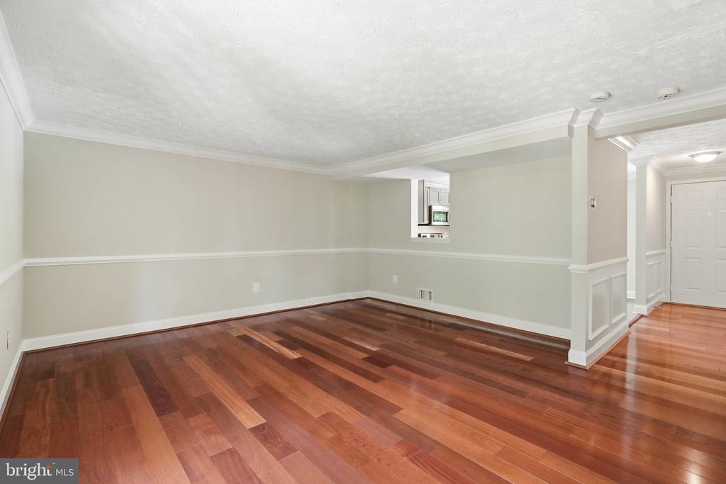 310 SHADY GLEN DRIVE