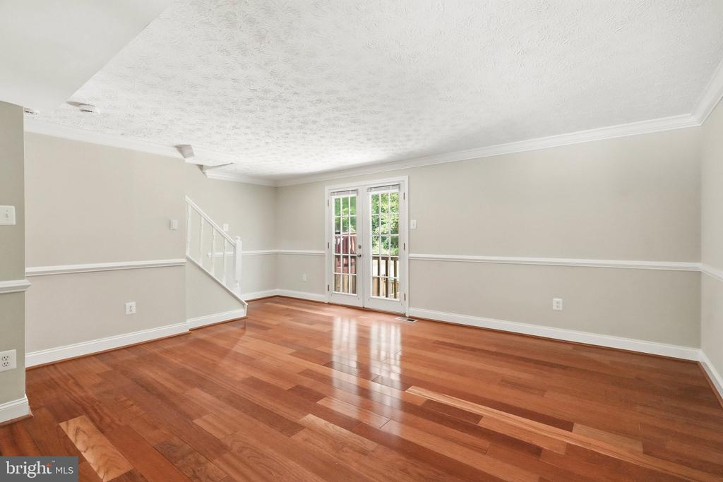 310 SHADY GLEN DRIVE