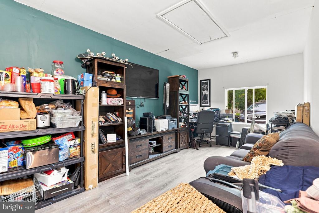 2909 NEEDLEWOOD LANE