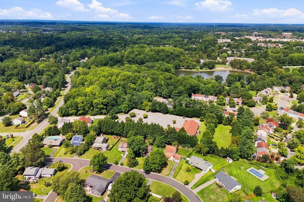 2909 NEEDLEWOOD LANE