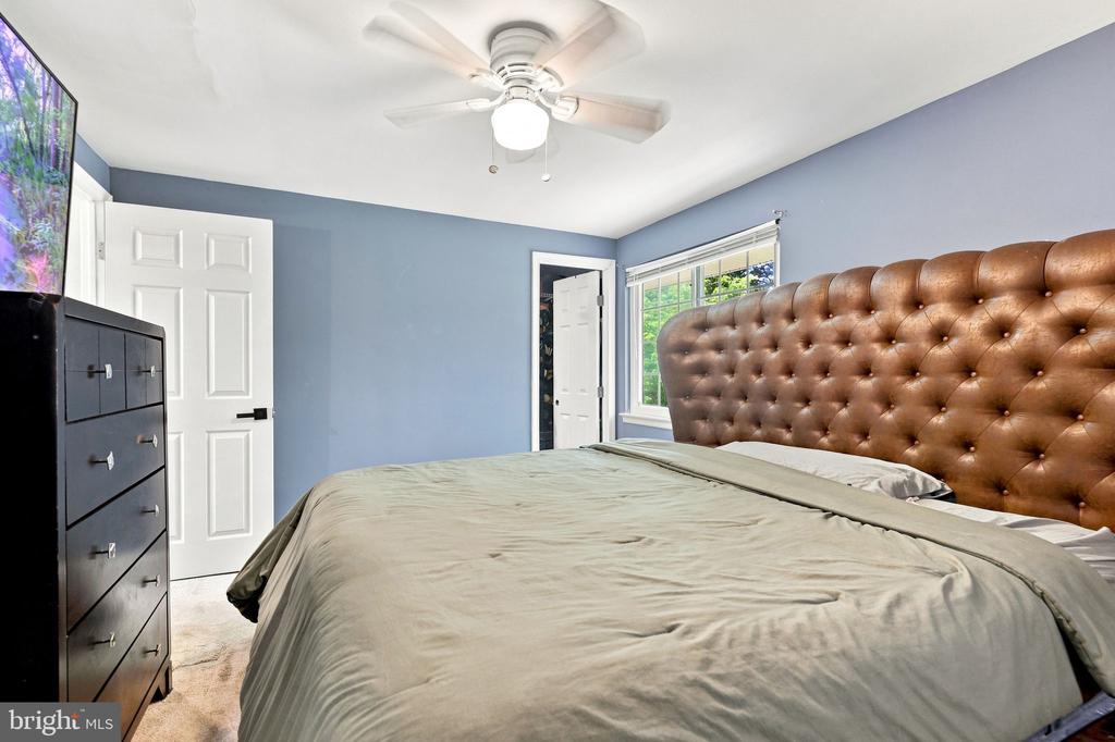 2909 NEEDLEWOOD LANE