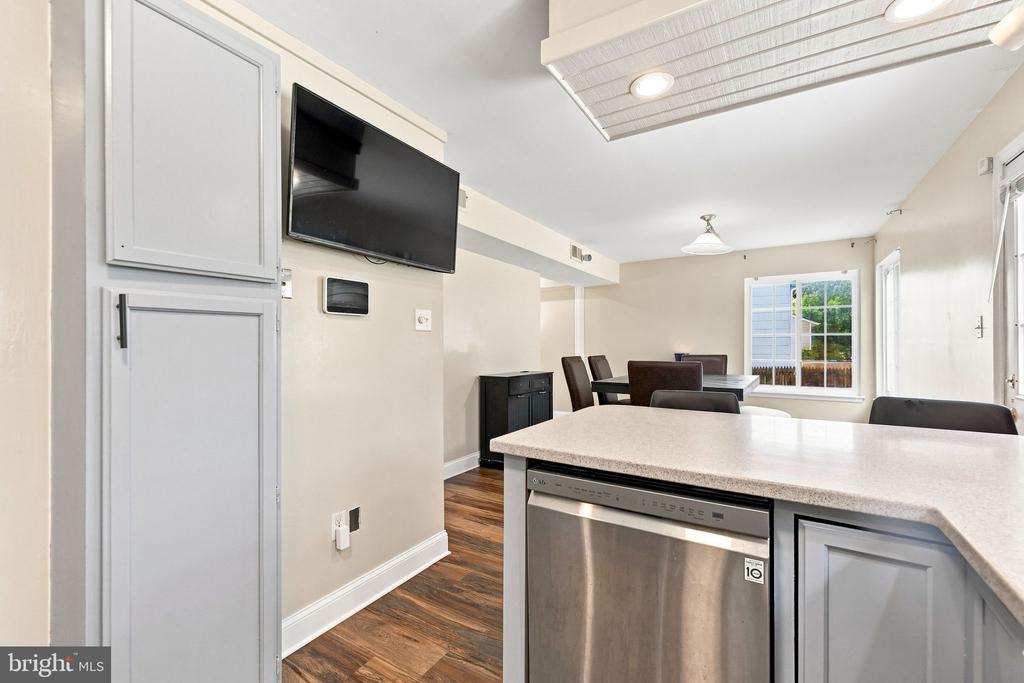 2909 NEEDLEWOOD LANE