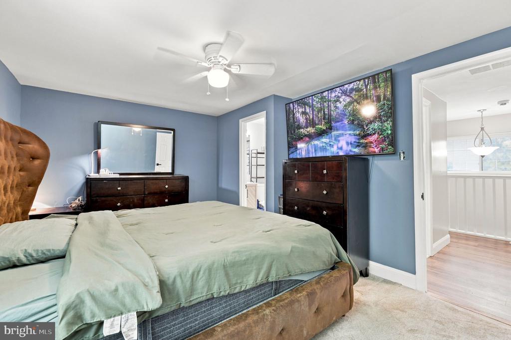 2909 NEEDLEWOOD LANE