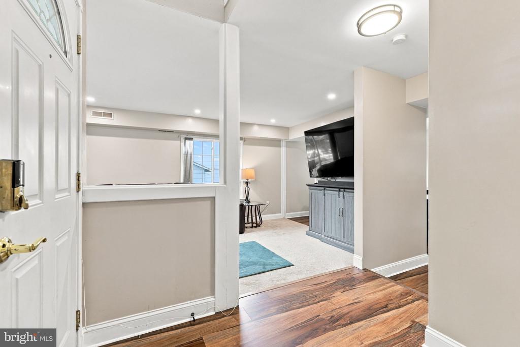 2909 NEEDLEWOOD LANE