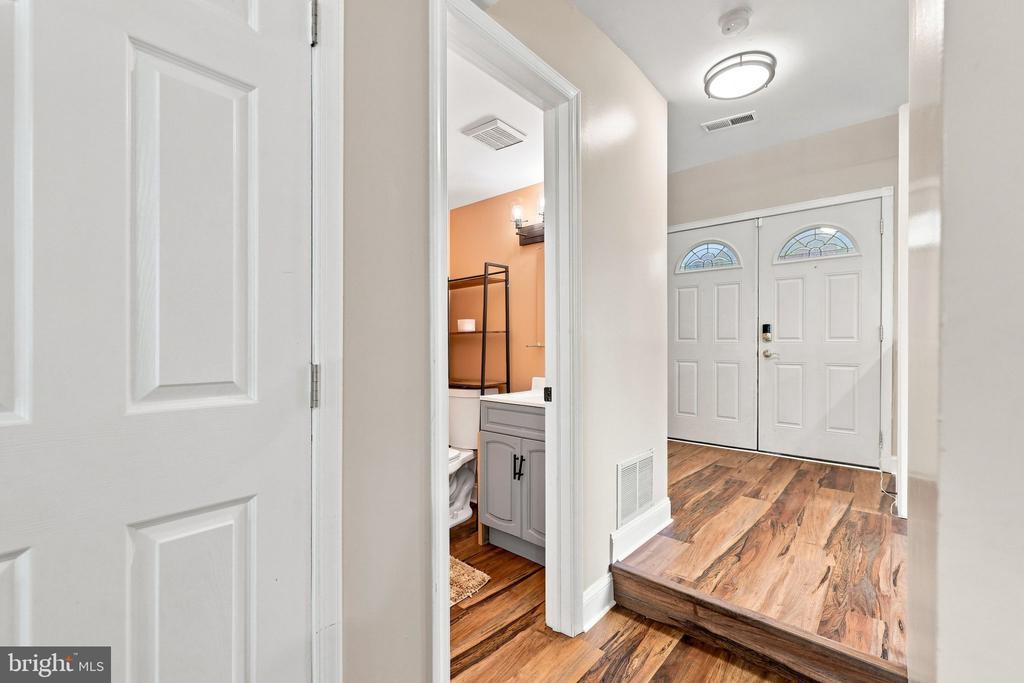 2909 NEEDLEWOOD LANE