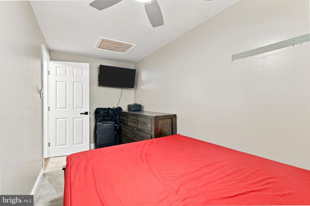 2909 NEEDLEWOOD LANE
