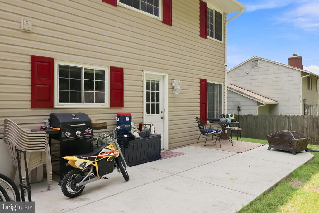 2909 NEEDLEWOOD LANE