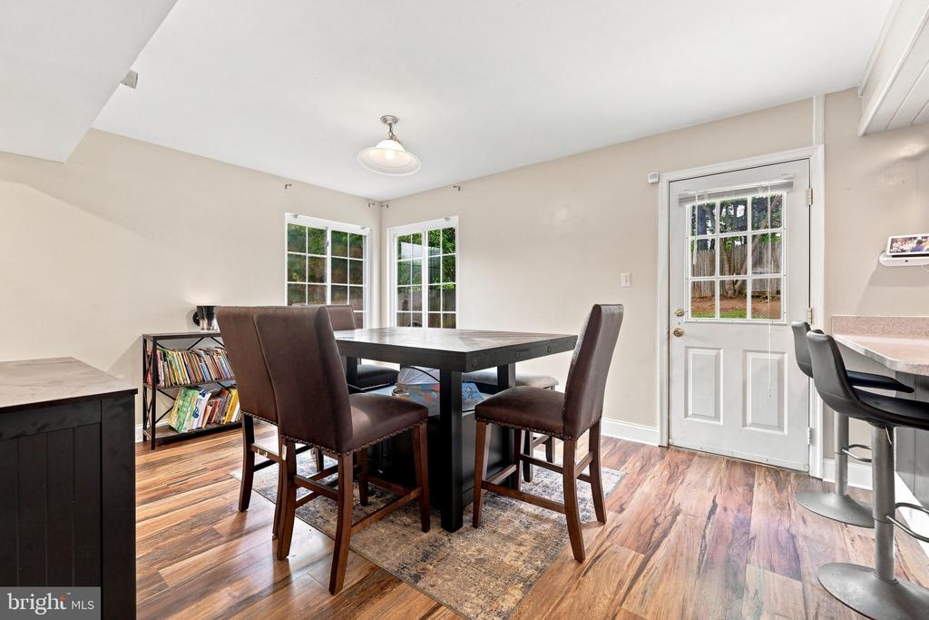 2909 NEEDLEWOOD LANE