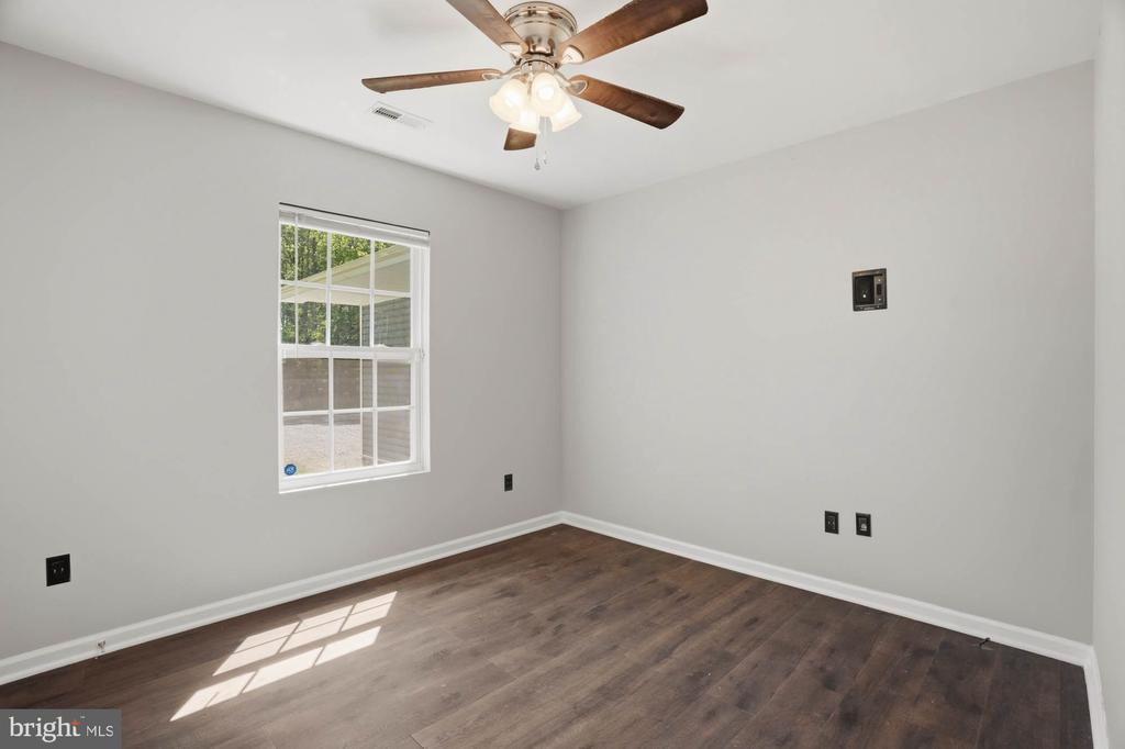 283 SHOREWOOD DRIVE