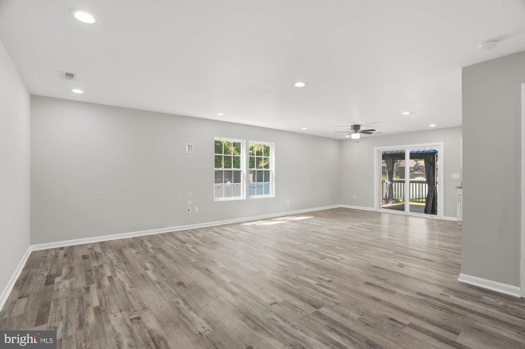 283 SHOREWOOD DRIVE