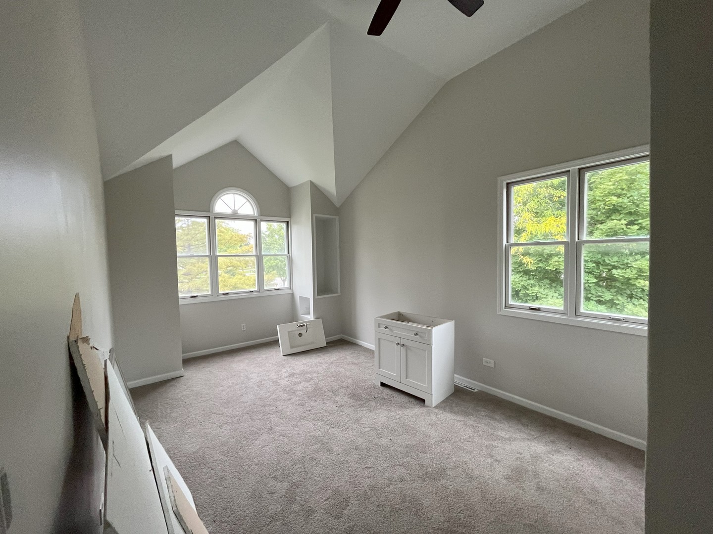 213 E North End Avenue