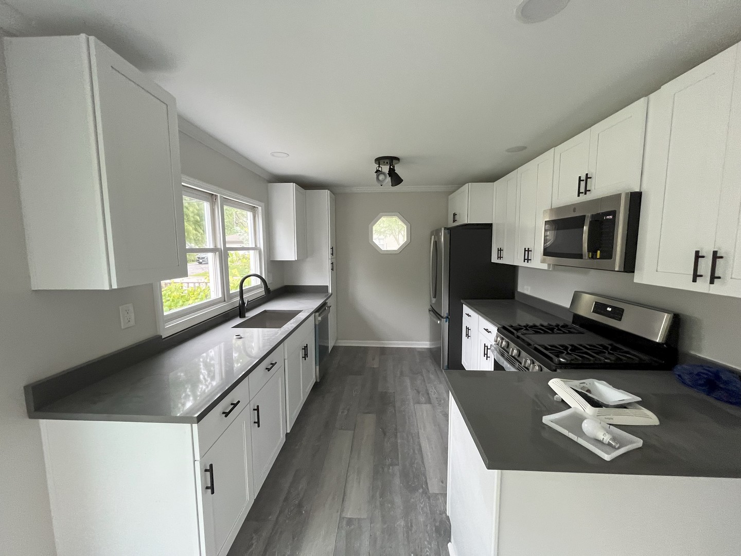 213 E North End Avenue