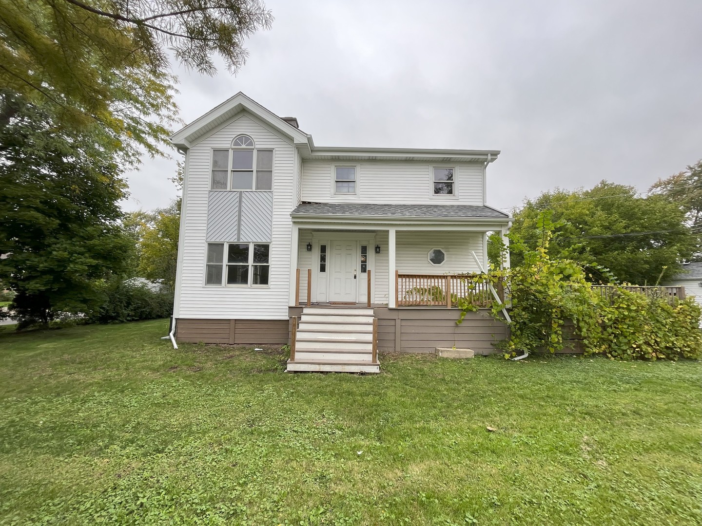 213 E North End Avenue