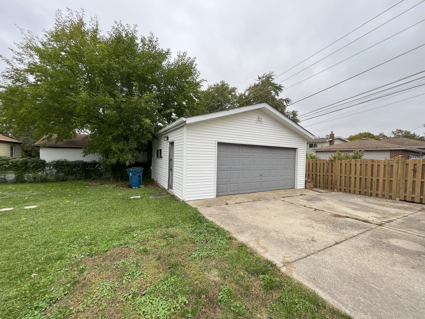 213 E North End Avenue