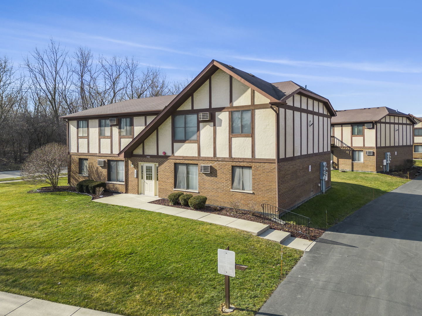 4564 W 131st Street Unit: 1N