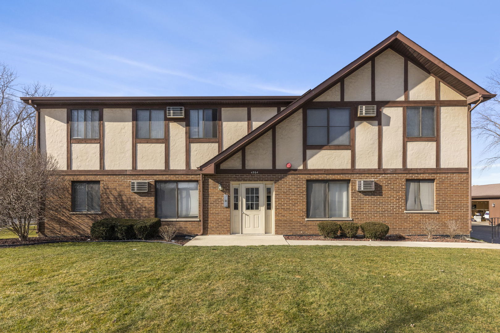 4564 W 131st Street Unit: 1N