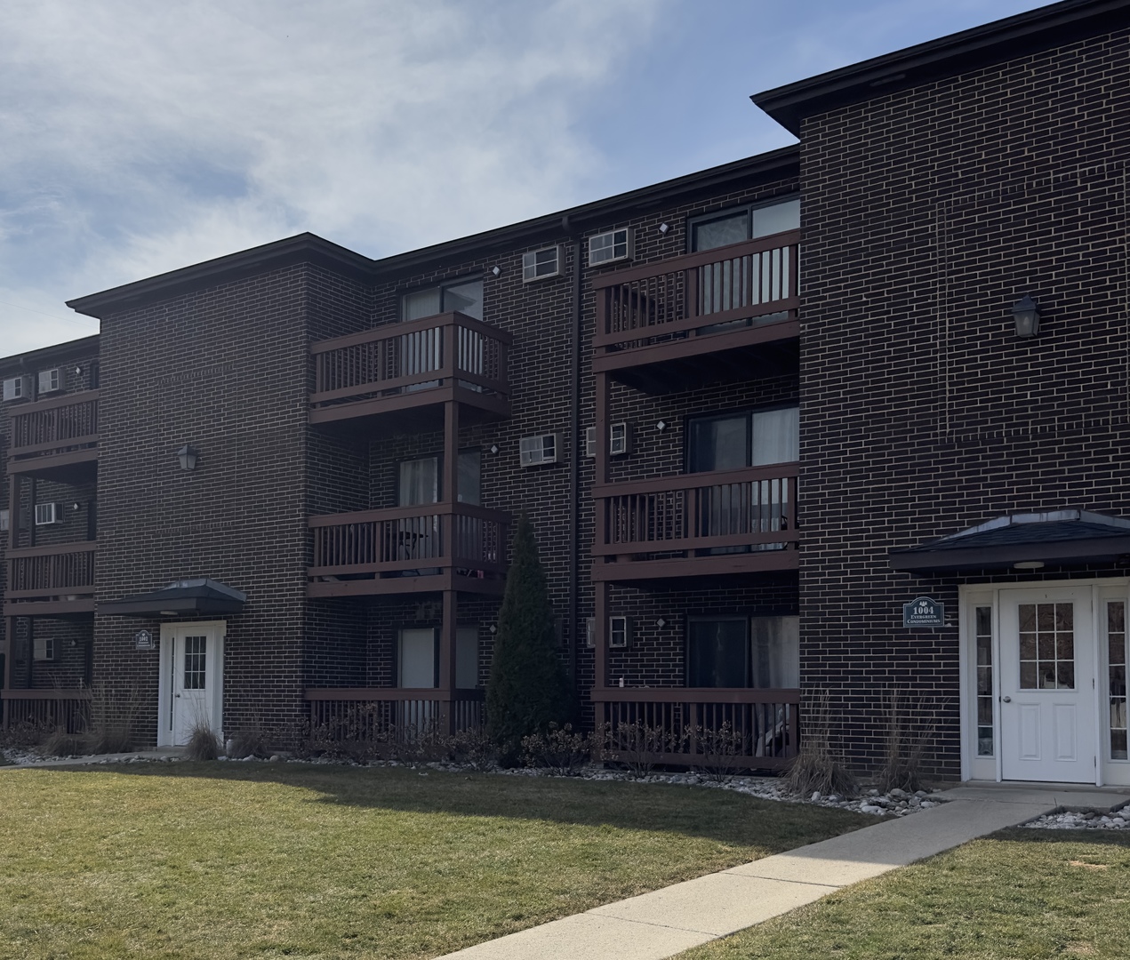 1002 Spruce Street Unit: 2B