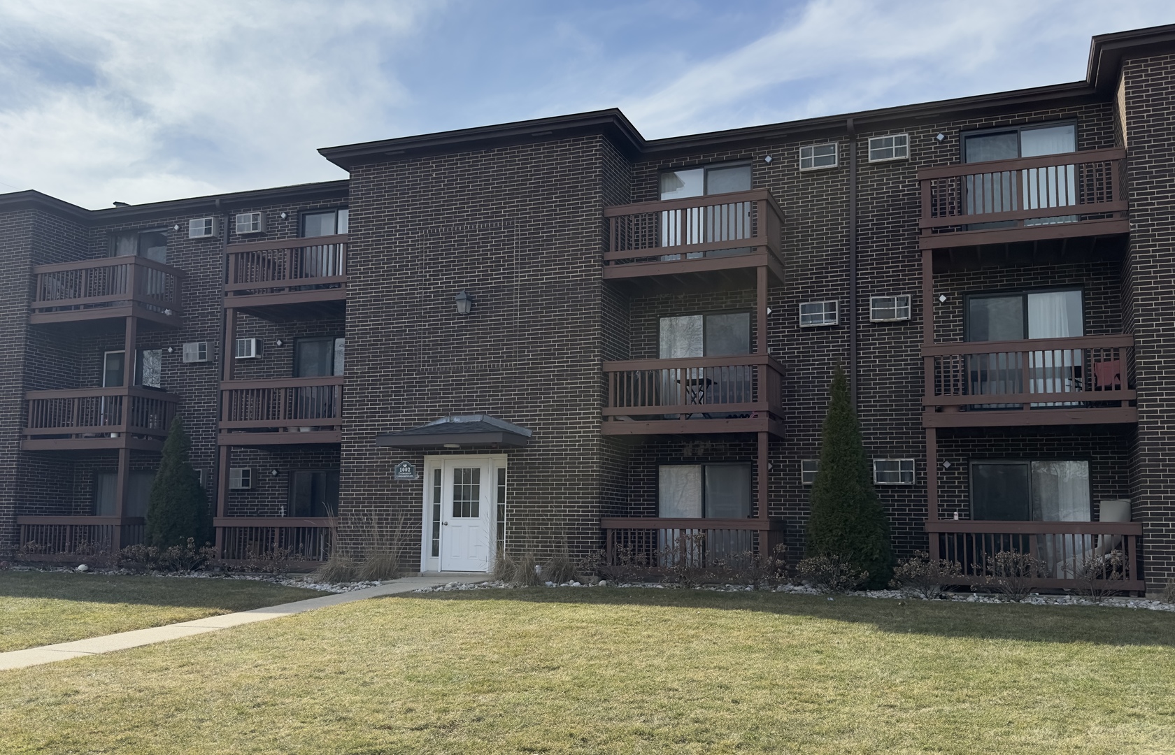 1002 Spruce Street Unit: 2B